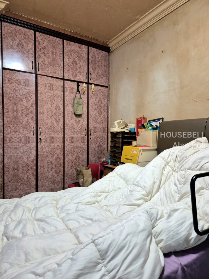 3S Blk 679 Hougang Ave 8 for sale, S$ 415,000 (Negotiable), 688 sqft, HDB - 3 S