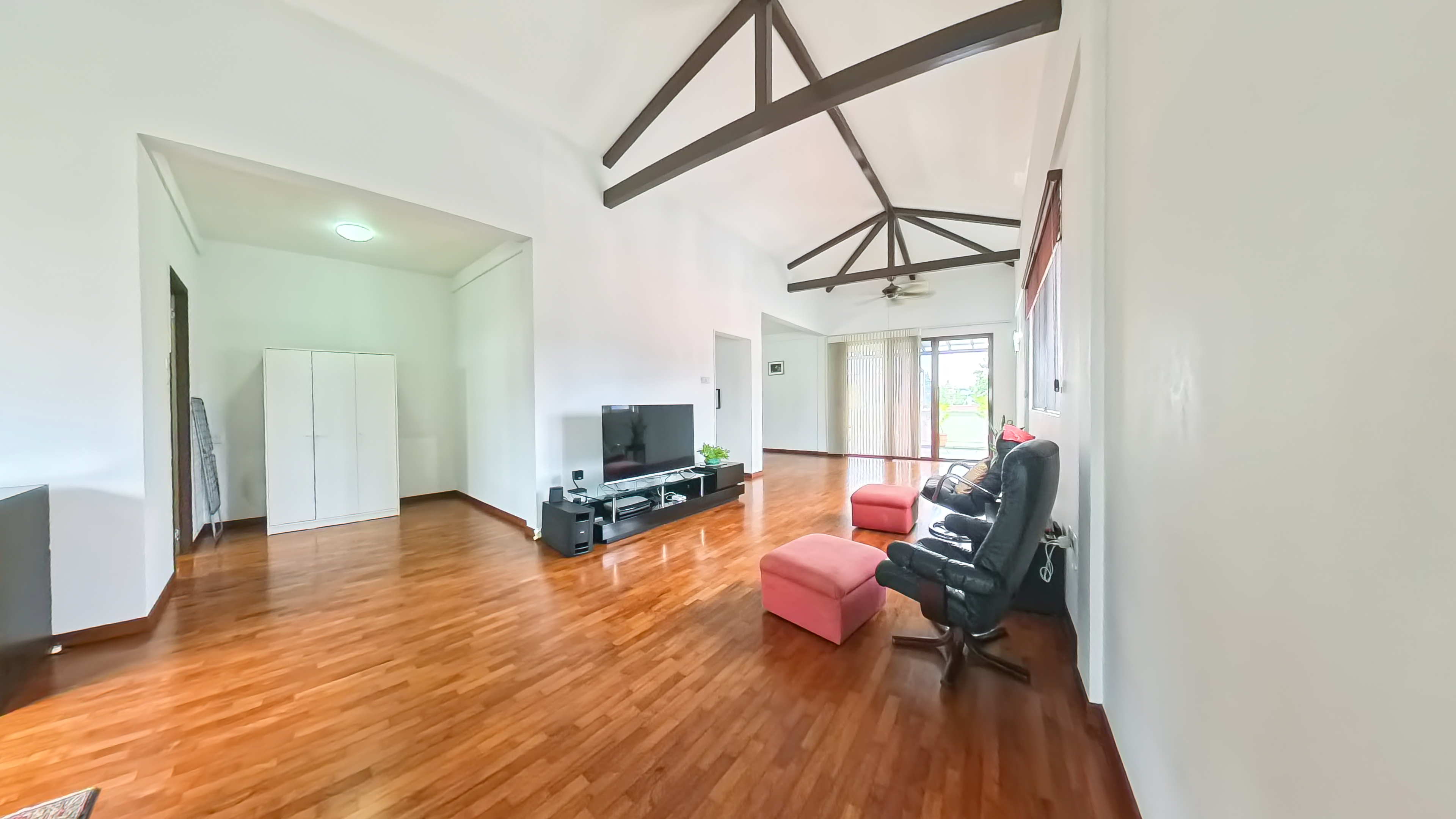 Exclusive Semi Detached For Sale, Good Condition, Quiet and Tranquil Neighbourhood, S$ 6,200,000 (可协商价格), 2,800 sqft, 有地 - Semi-Detached House