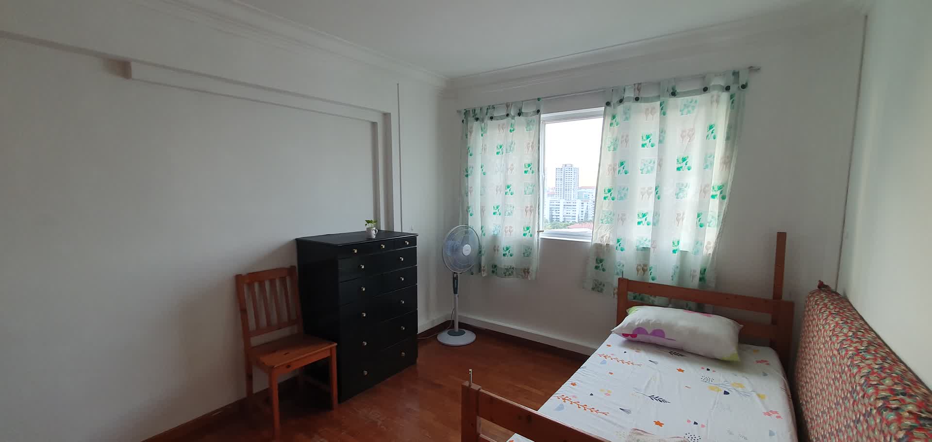 106 Jurong East Street 13, S$ 850 (Negotiable) /mo, 120 sqft, HDB - 5 I