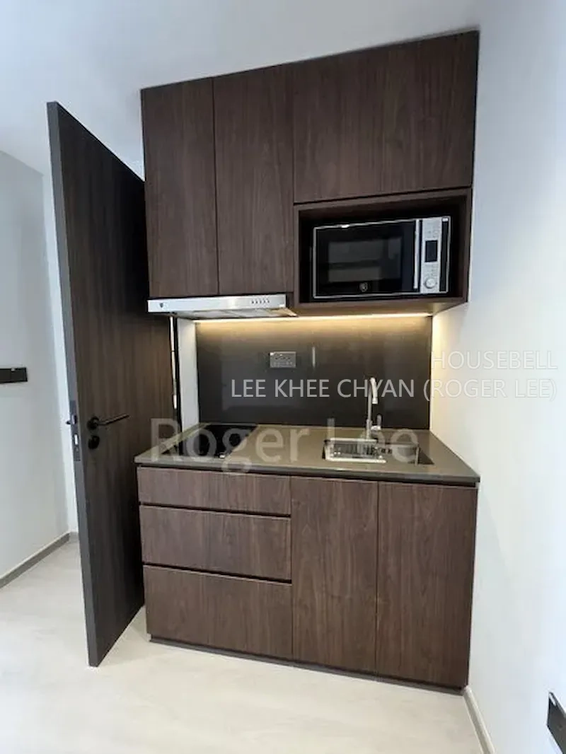 Studio Apartment (Condo) for Rent in  87 Marshall(4)