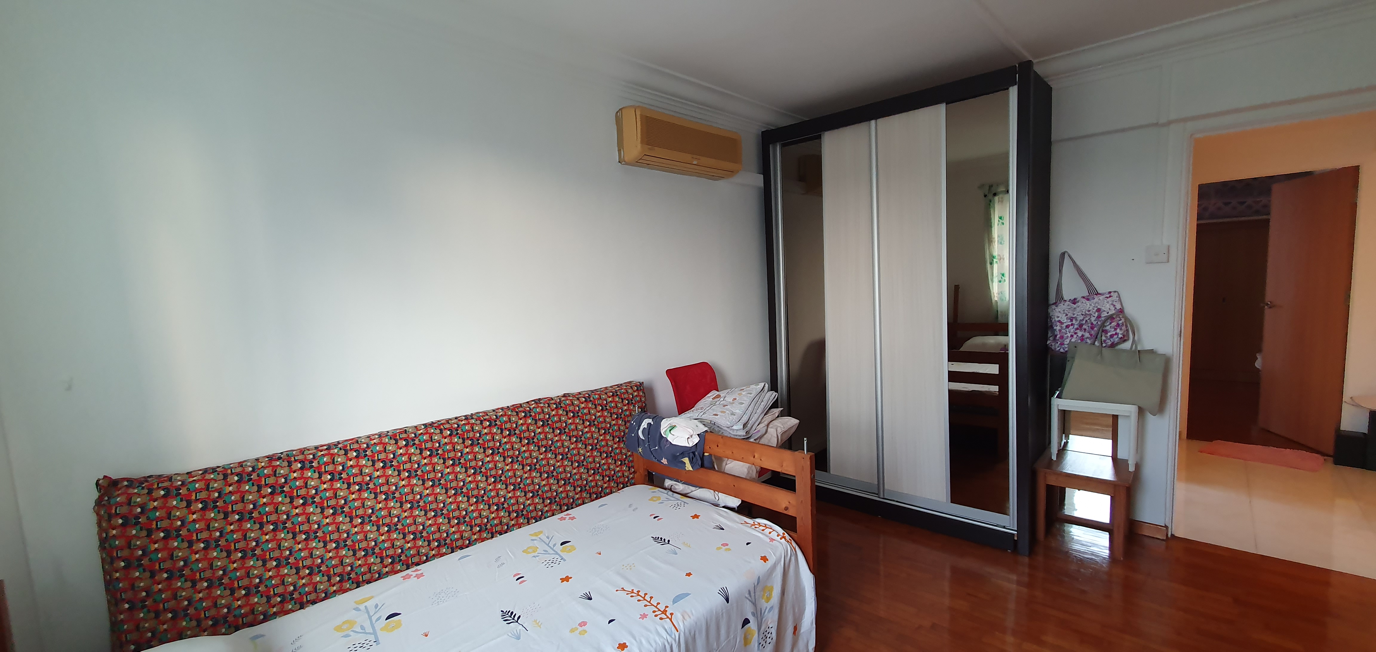 106 Jurong East Street 13, S$ 850 (Negotiable) /mo, 120 sqft, HDB - 5 I