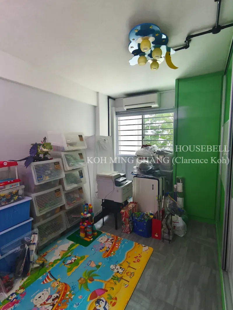Practical Layout • Convenient Location • Excellent Connectivity. No contra, no extension., S$ 500,000 (Negotiable), 818 sqft, HDB
