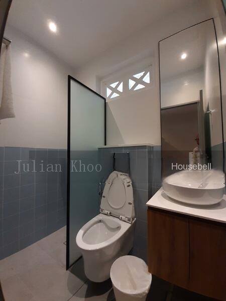 No Owner! Recently Renovated Master Room, Near Boon Keng MRT, S$ 2,200 /mo, Condos - Apartment