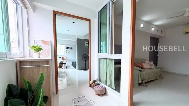 How should a large family choose a home in Singapore: MG, 3Gen, Jumbo Flat, or a Dual-Key Condo? 