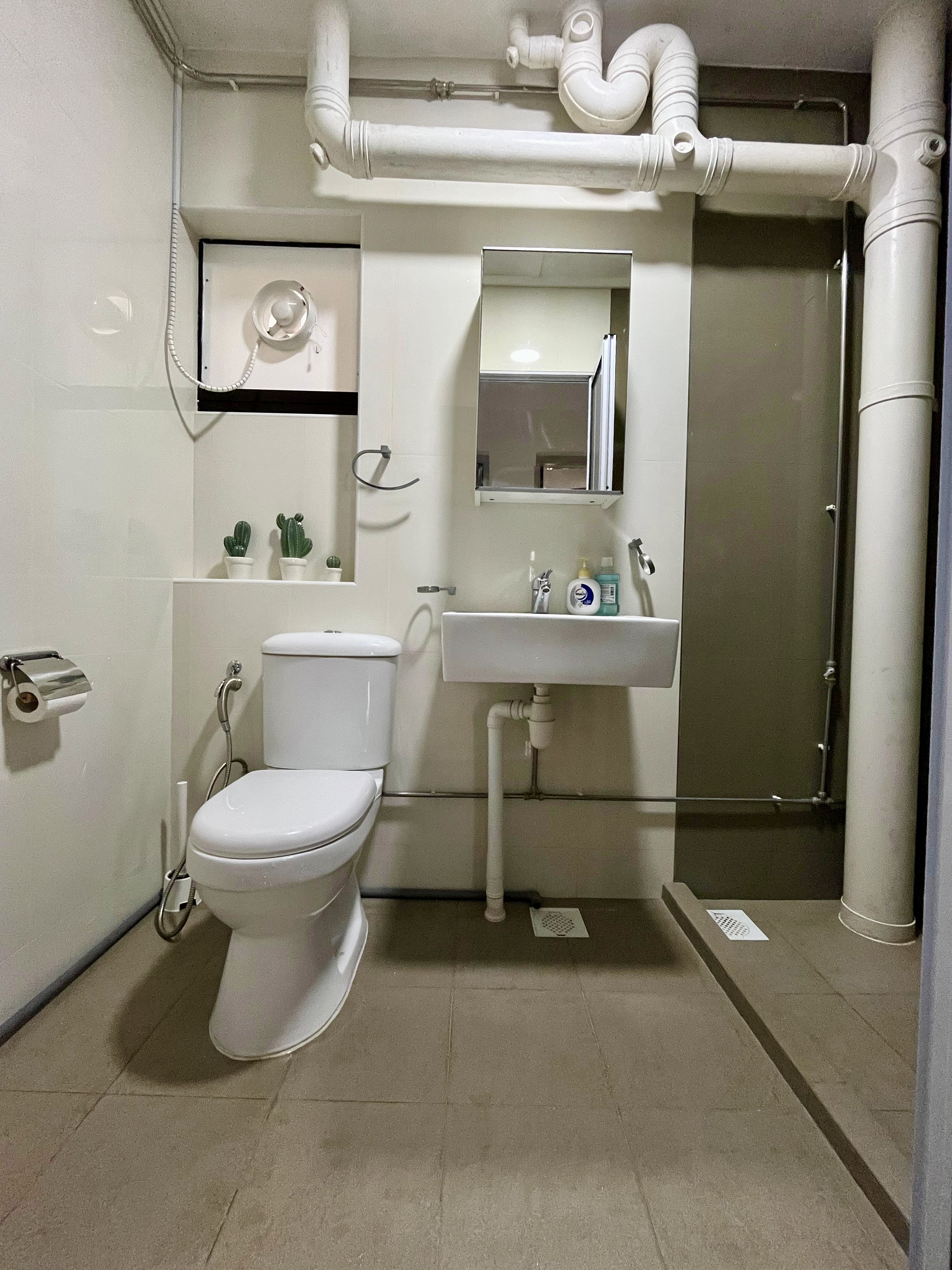 Spacious 5 Room HDB, Well Renovated, Near Admiralty MRT!, S$ 699,999 (Starting From), 1,195 sqft, HDB - 5 I