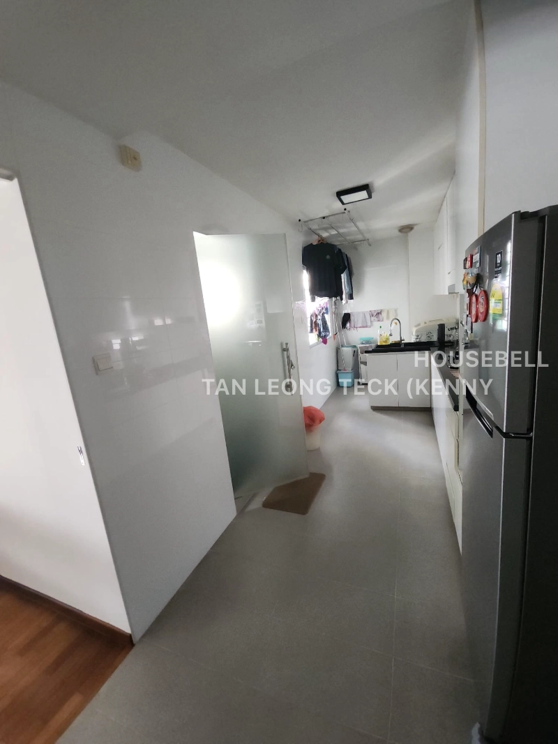 immediate move-in, Renovated, walk to Yew Tee NRT / Market, S$ 900 (View to Offer) /mo, 110 sqft, HDB - 5 A