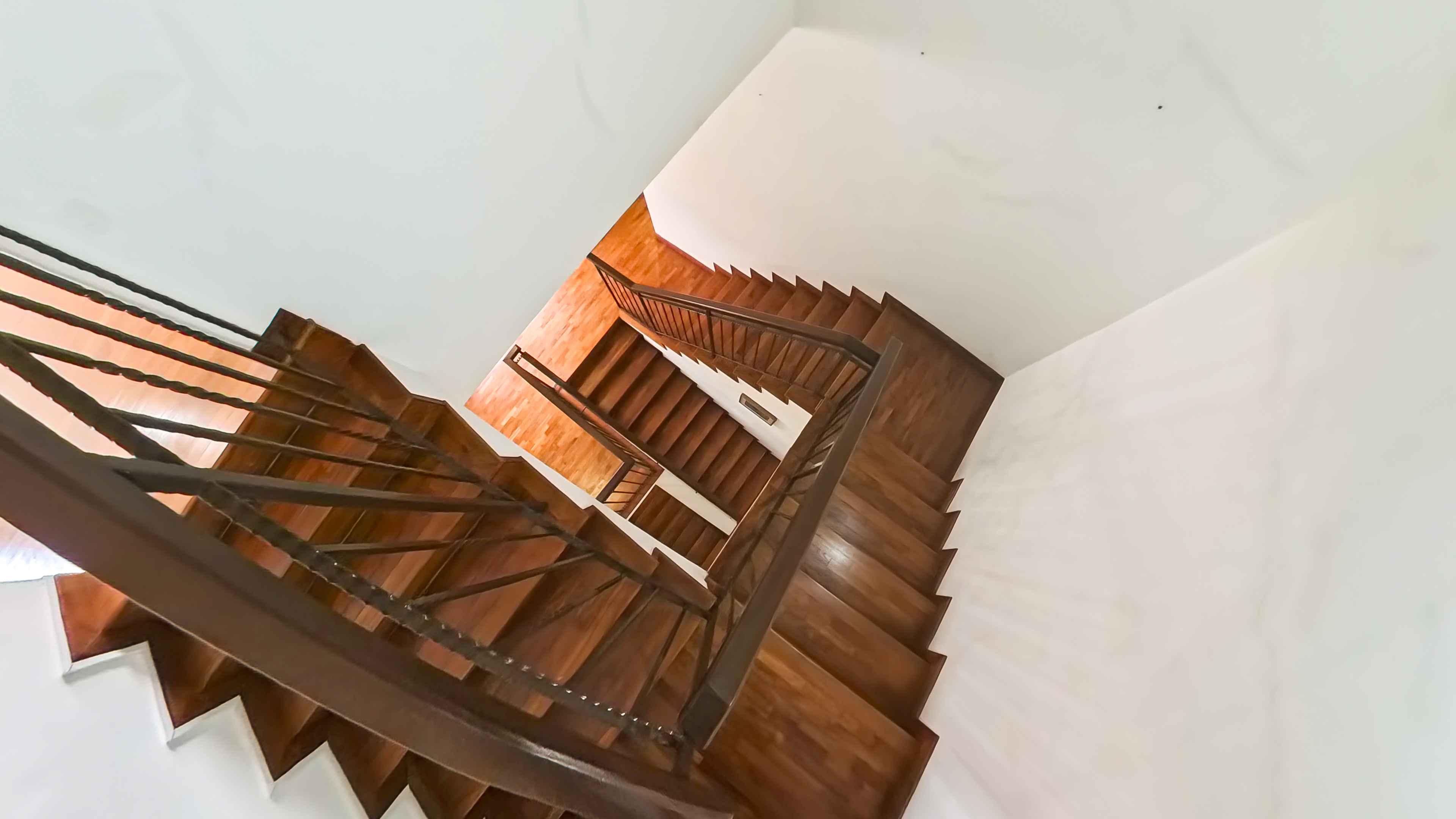 Exclusive Semi Detached For Sale, Good Condition, Quiet and Tranquil Neighbourhood, S$ 6,200,000 (可协商价格), 2,800 sqft, 有地 - Semi-Detached House