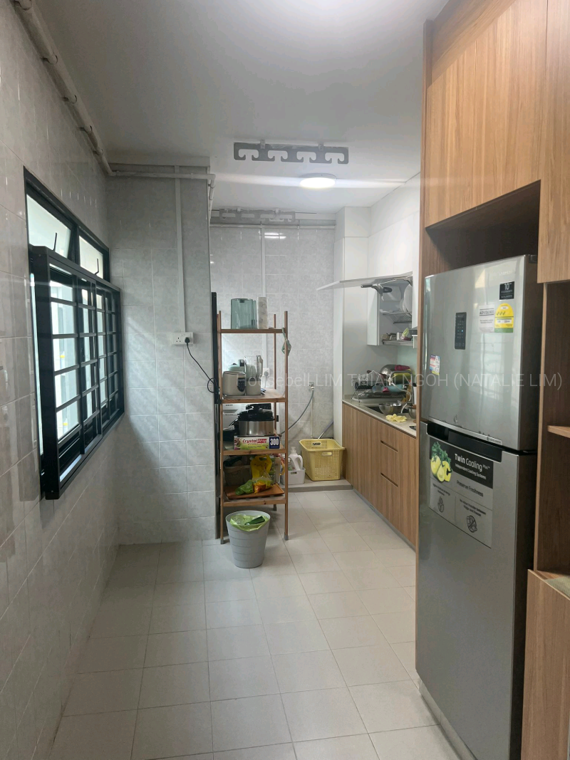 C.h.e.a.p. Corner. High floor. No west sun. Unobstructed view. Mins MRT., S$ 660,000 (Negotiable), 1,184 sqft, HDB - 5 I