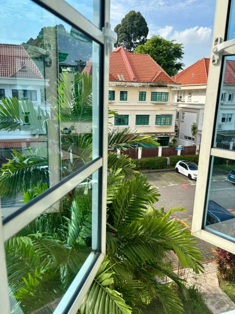 BEDROOM FOR RENT at ENG KONG CRESCENT., S$ 1,300 (Negotiable) /mo, 100 sqft, Condos - Apartment