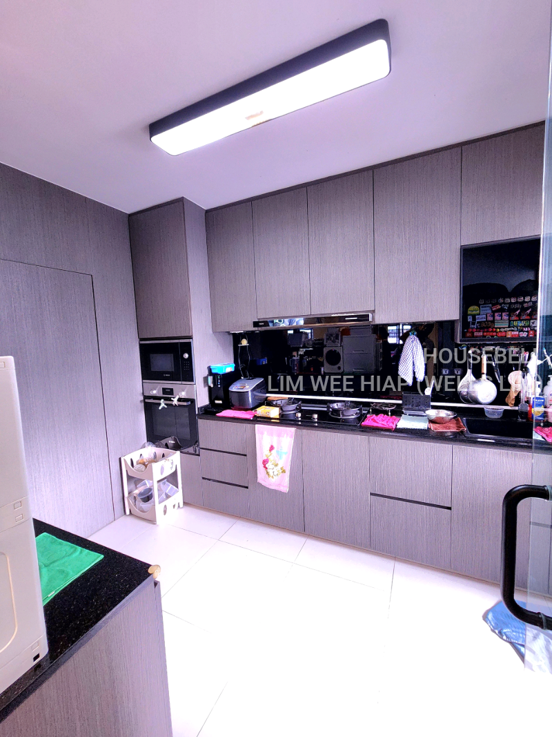606D Tampines Street 61, S$ 870,000 (最低价格), 1,281 sqft, 组屋 - Unknown