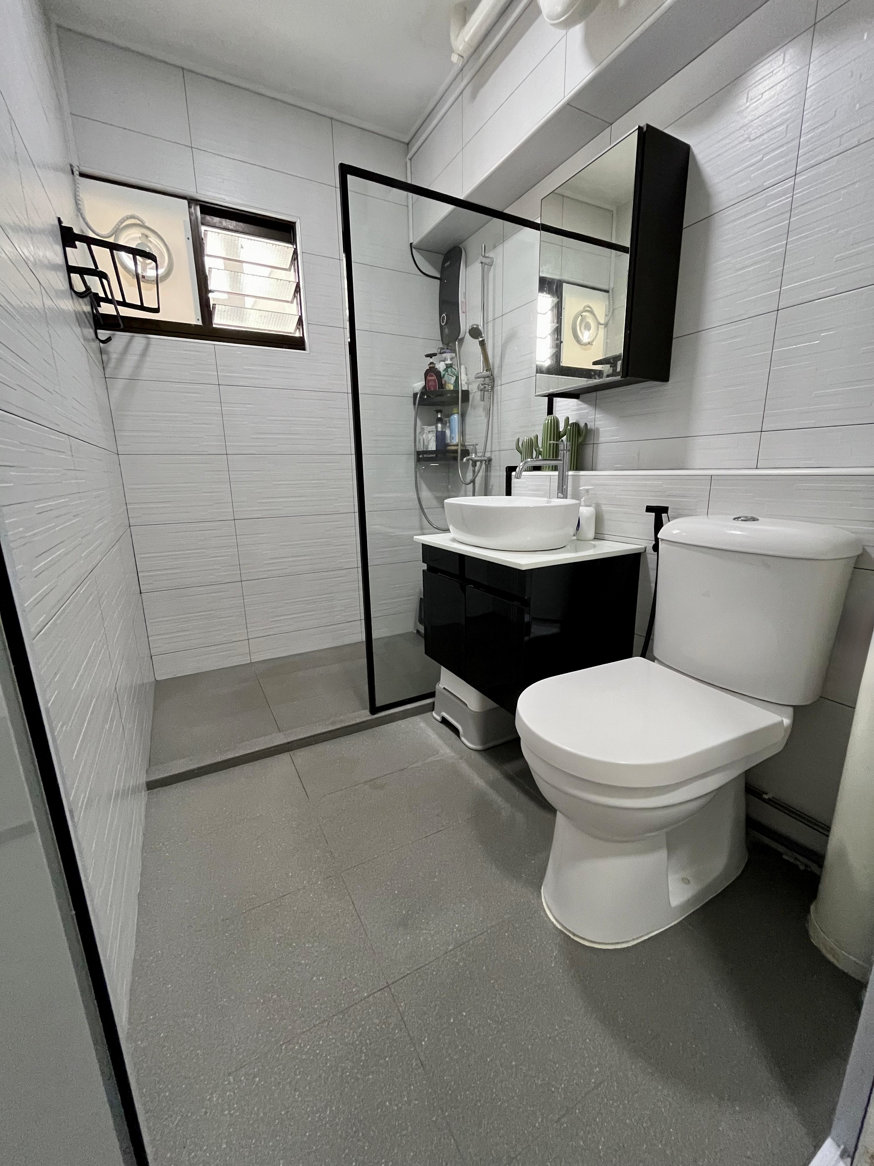 Spacious 5 Room HDB, Well Renovated, Near Admiralty MRT!, S$ 699,999 (Starting From), 1,195 sqft, HDB - 5 I