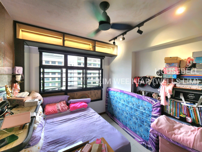 606D Tampines Street 61, S$ 870,000 (最低价格), 1,281 sqft, 组屋 - Unknown