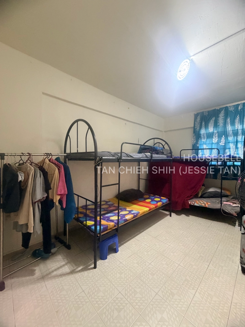 805 Tampines Avenue 4, S$ 680,000 (可协商价格), 980 sqft, 组屋 - Unknown