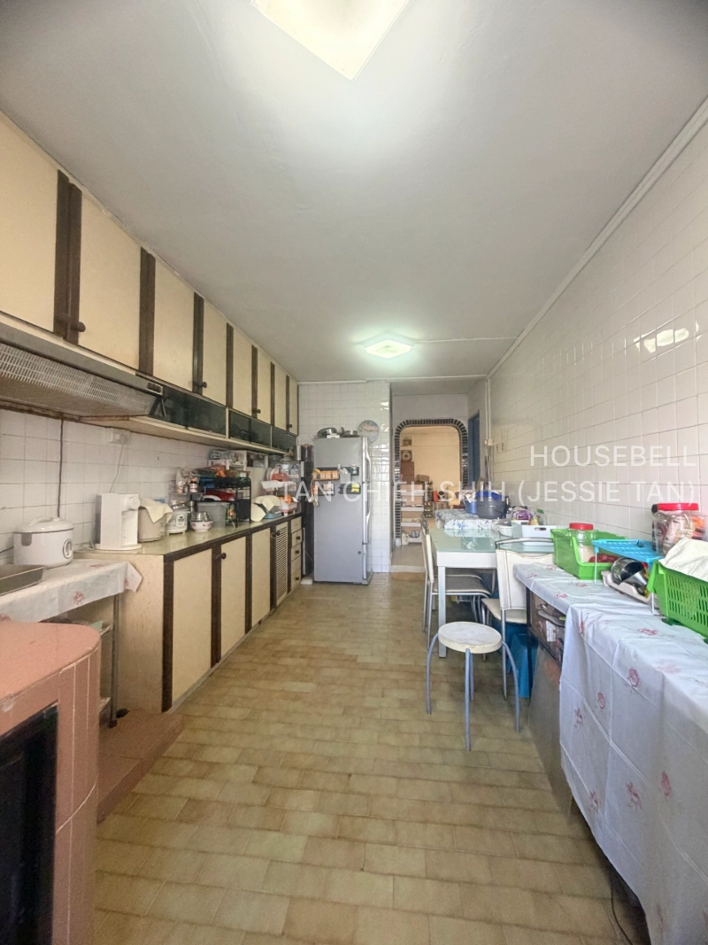 805 Tampines Avenue 4, S$ 680,000 (可协商价格), 980 sqft, 组屋 - Unknown