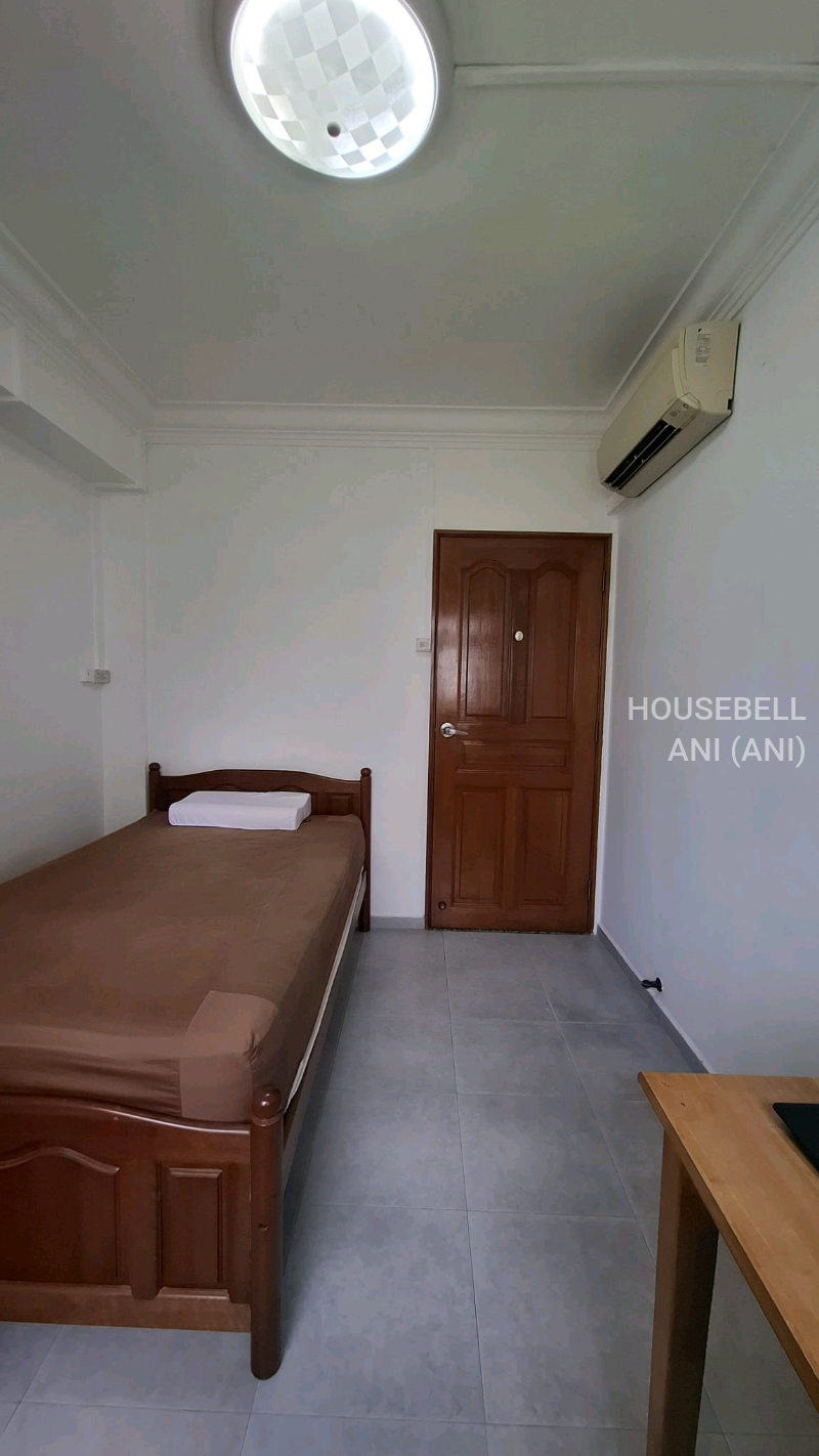 Blk 153 Gangsa Road room for rent
