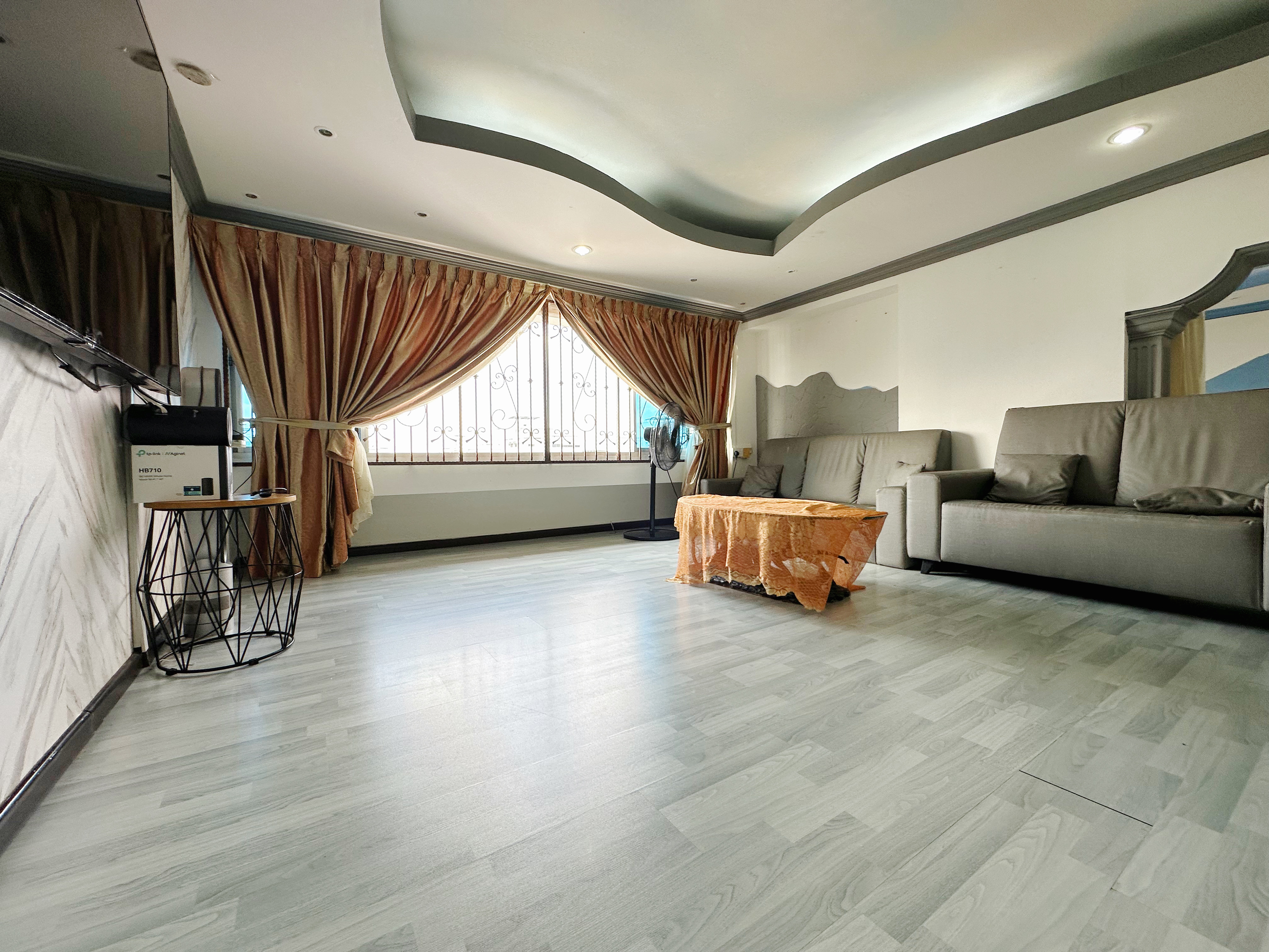 5i For Sale, S$ 780,000 (Negotiable), 1,345 sqft, HDB - 5 I
