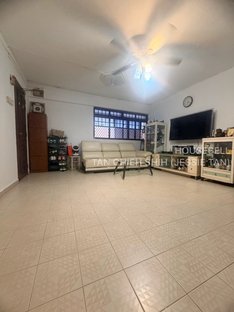 805 Tampines Avenue 4, S$ 680,000 (可协商价格), 980 sqft, 组屋 - Unknown