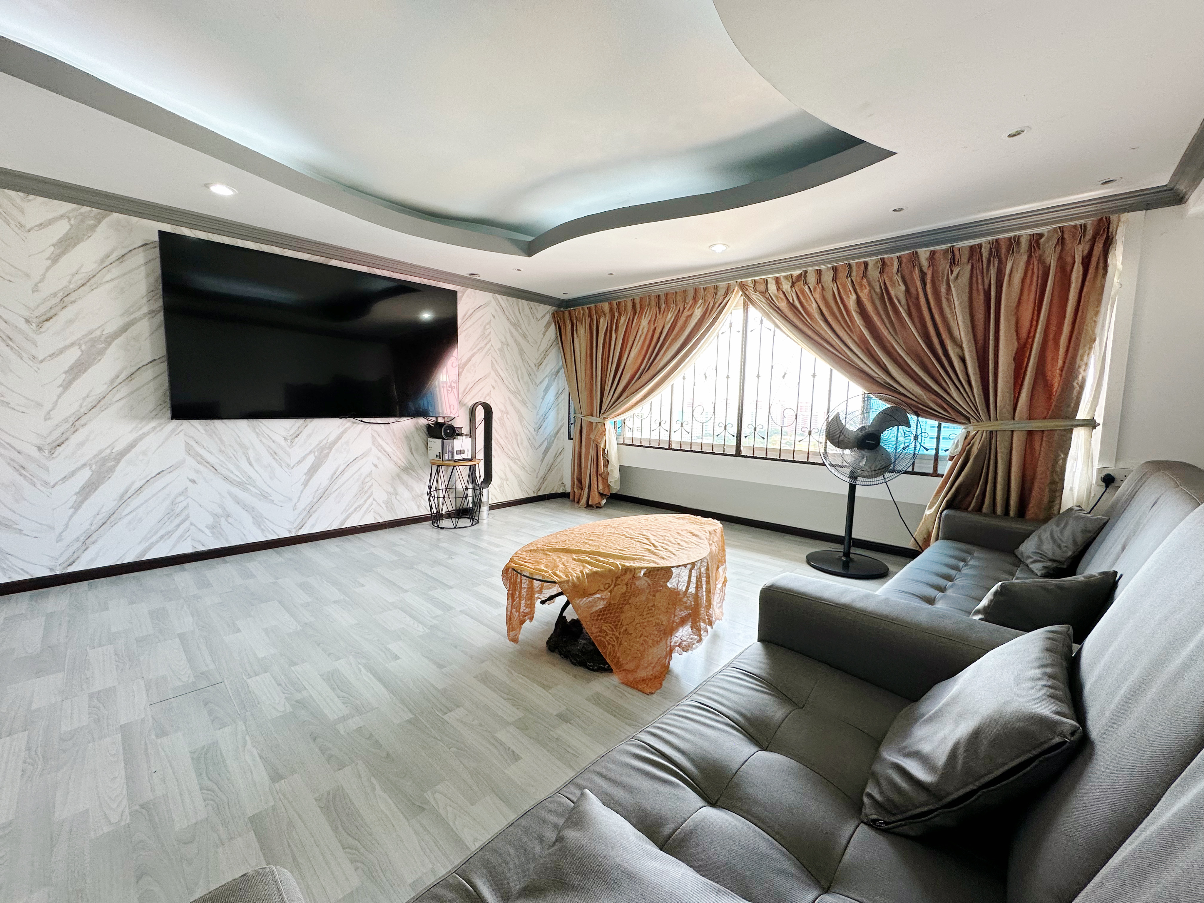 5i For Sale, S$ 780,000 (Negotiable), 1,345 sqft, HDB - 5 I
