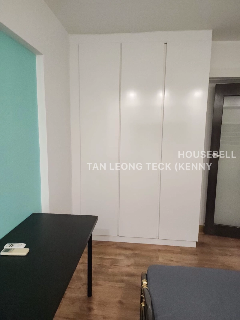 immediate move-in, Renovated, walk to Yew Tee NRT / Market, S$ 900 (View to Offer) /mo, 110 sqft, HDB - 5 A